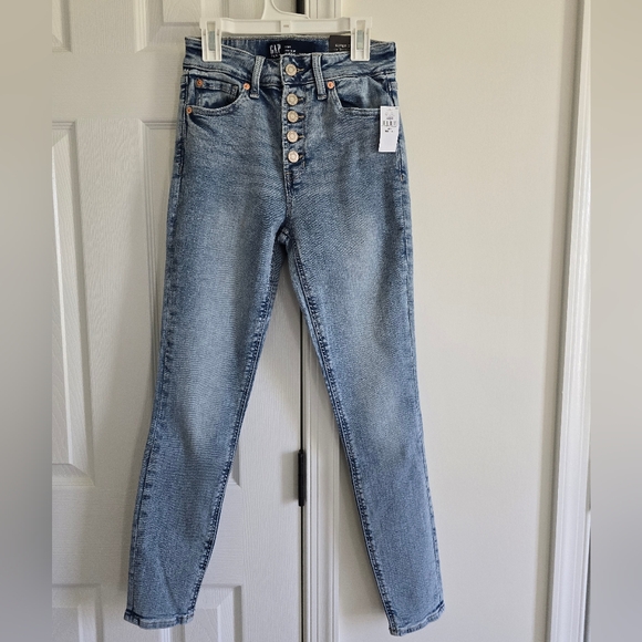 GAP Denim - NWT Gap High Rise Universal Legging